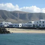 Absolute Beachfront House Ii Nyaraló Famara