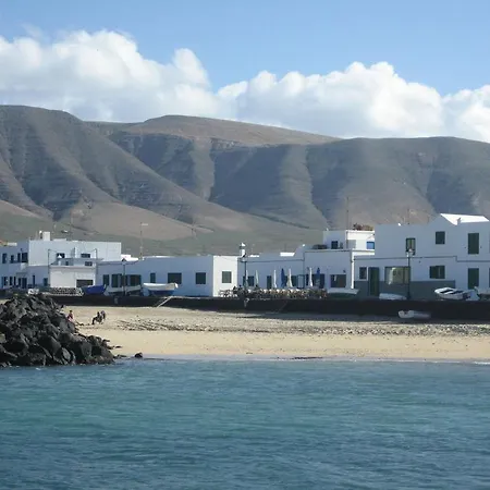 Absolute Beachfront House Ii Ferienhaus Famara